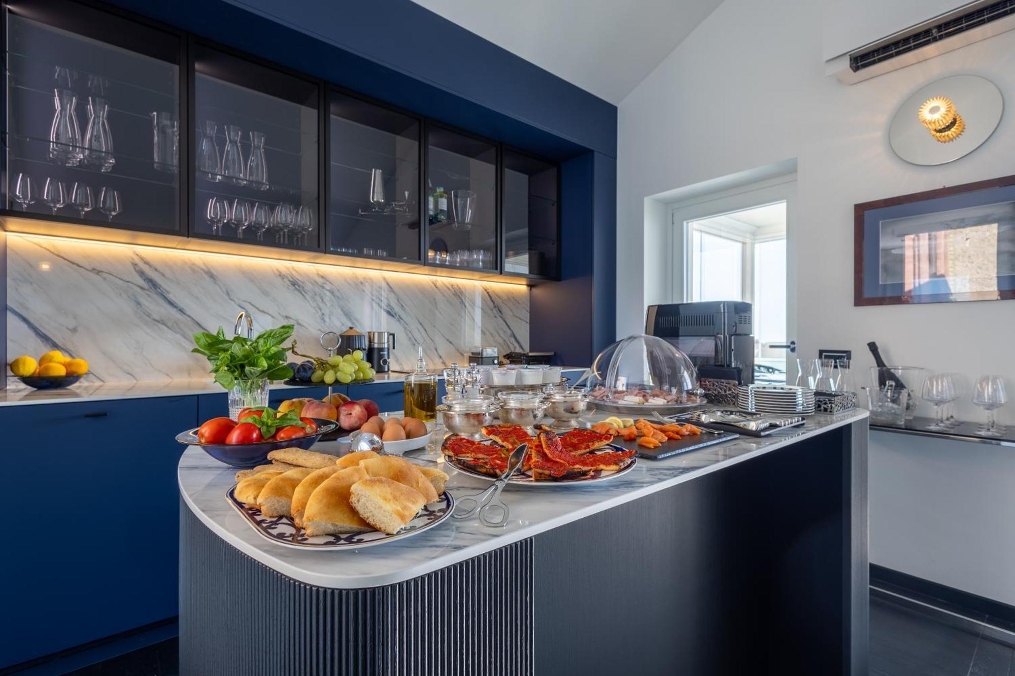 Bluonly Boutique B&B Васто Экстерьер фото