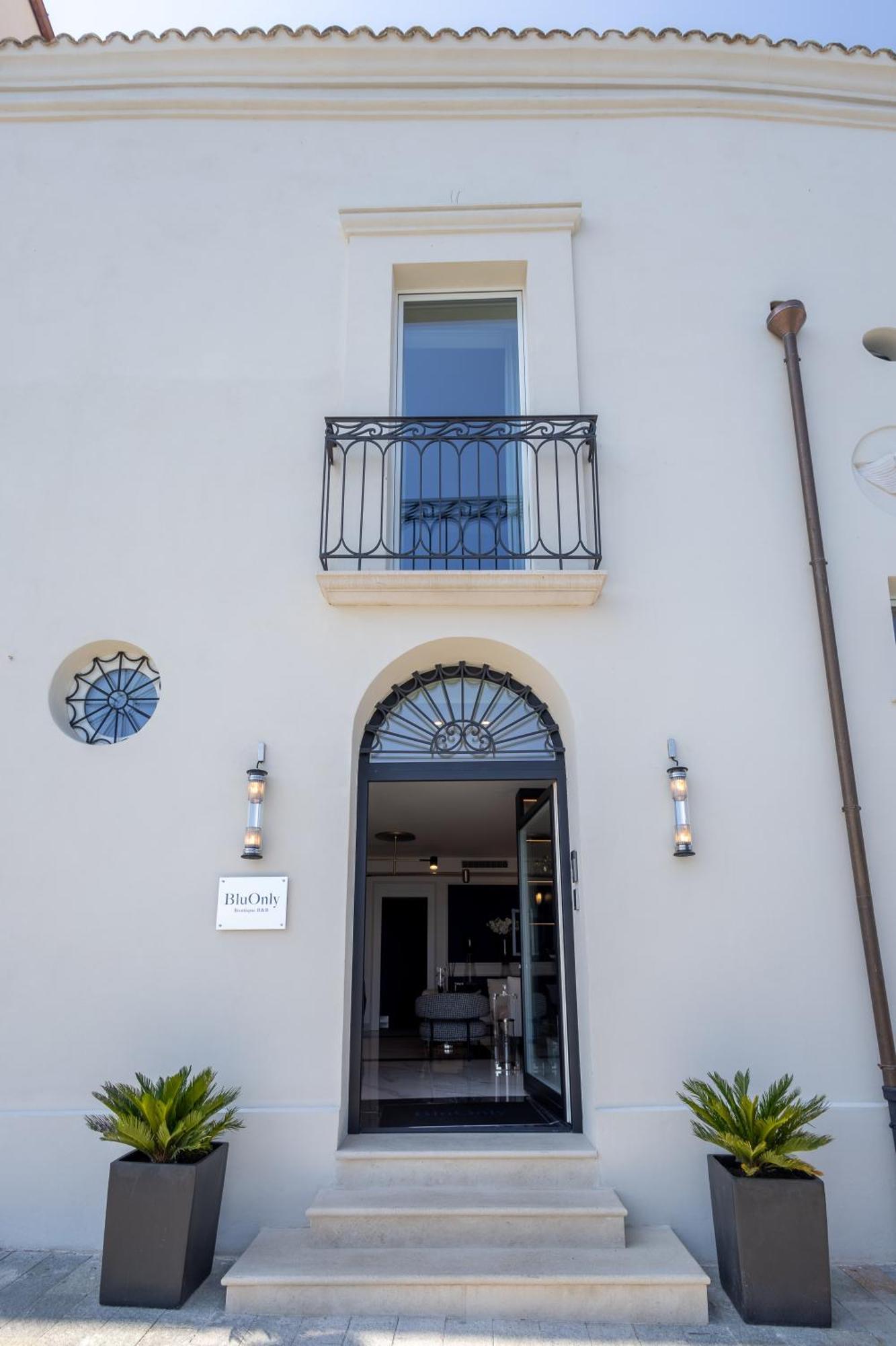 Bluonly Boutique B&B Васто Экстерьер фото